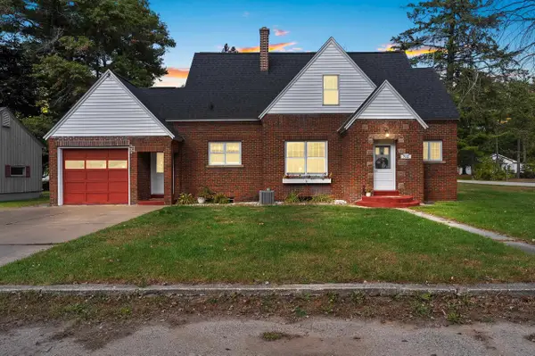 702 Mira Avenue, CRIVITZ, WI 54114