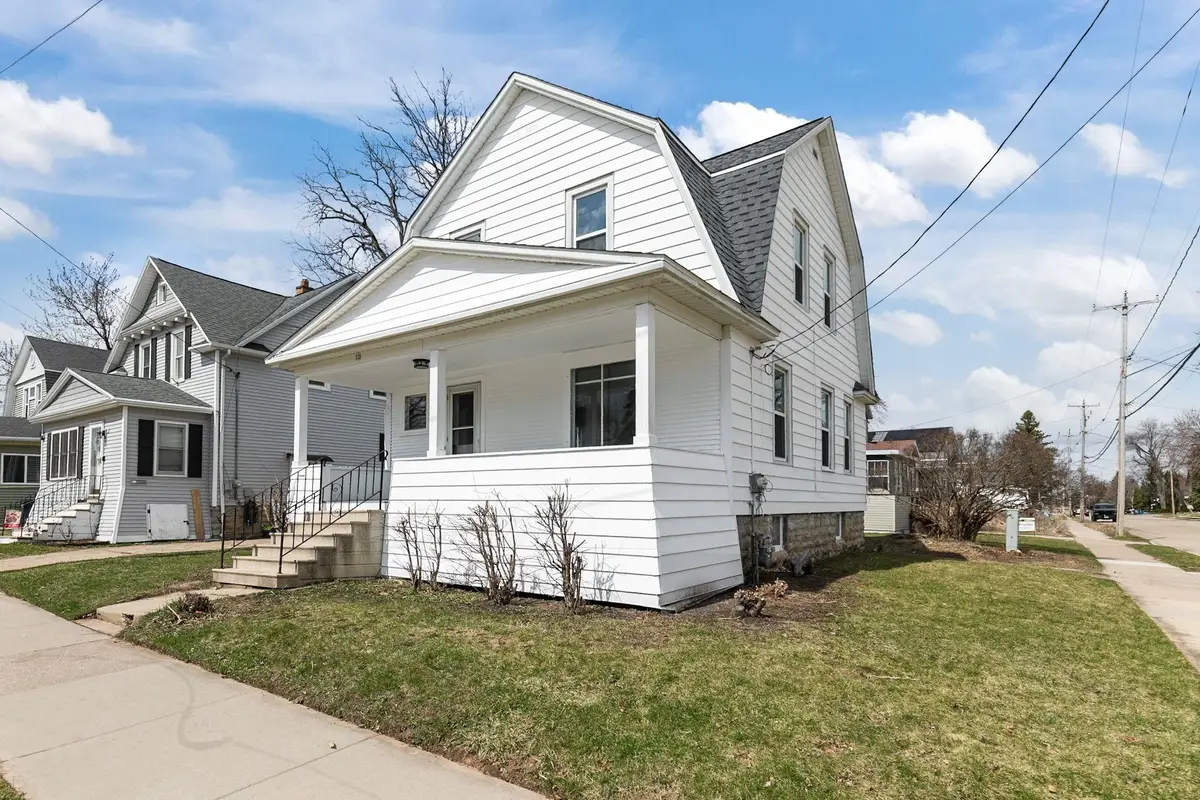 22 E Melvin Avenue, Oshkosh, WI 54901 - #1