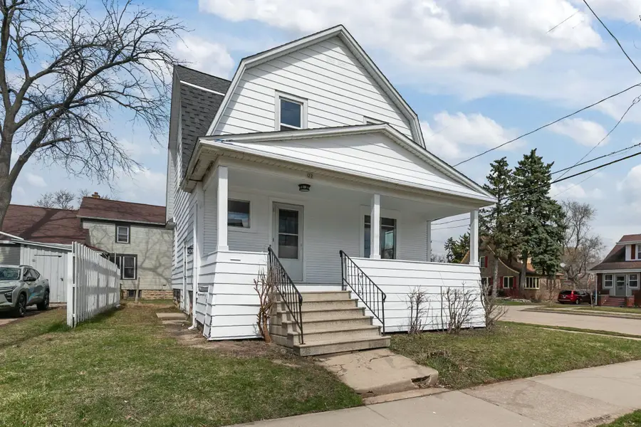 22 E Melvin Avenue, Oshkosh, WI 54901 - #3