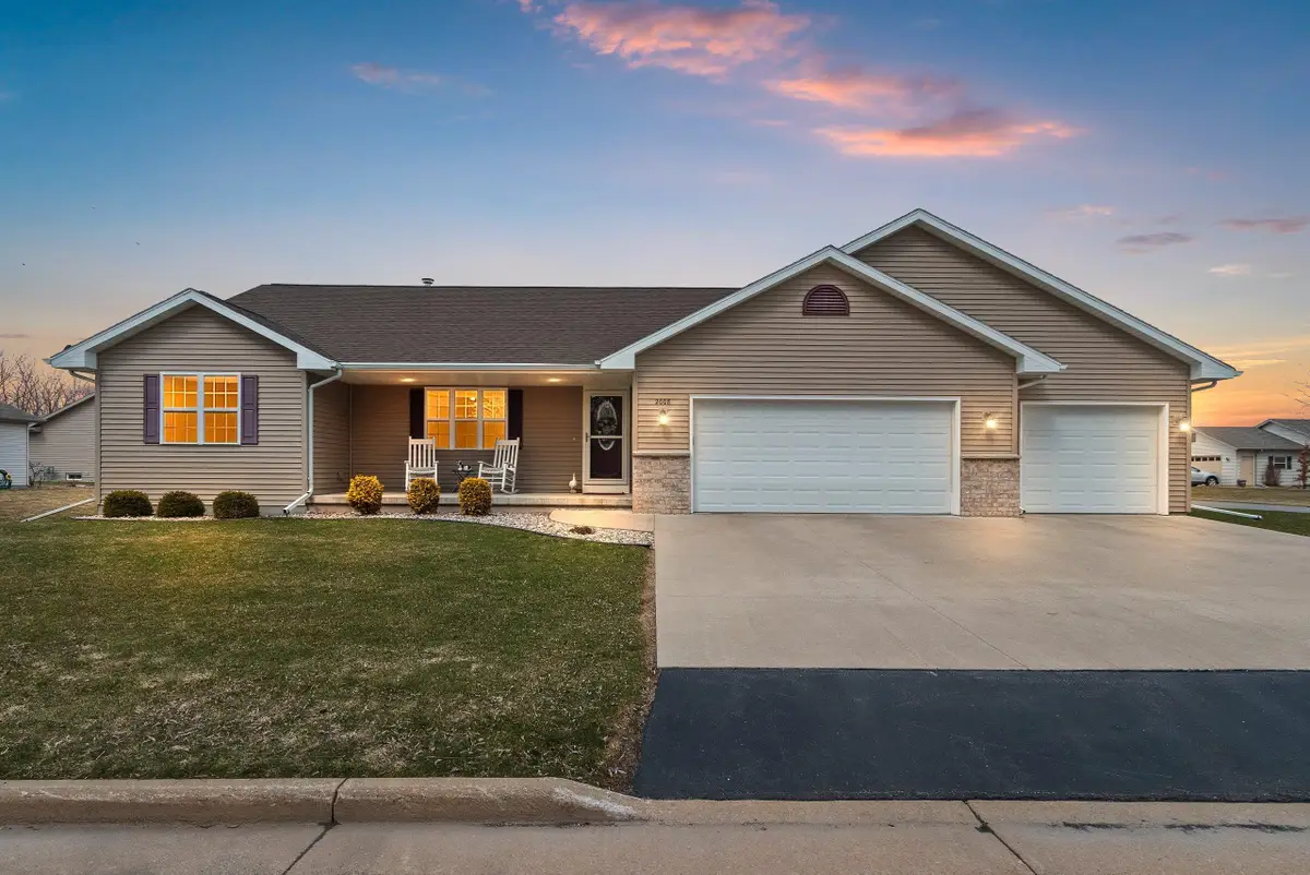 2008 Natures Way, Menasha, WI 54952 - #1