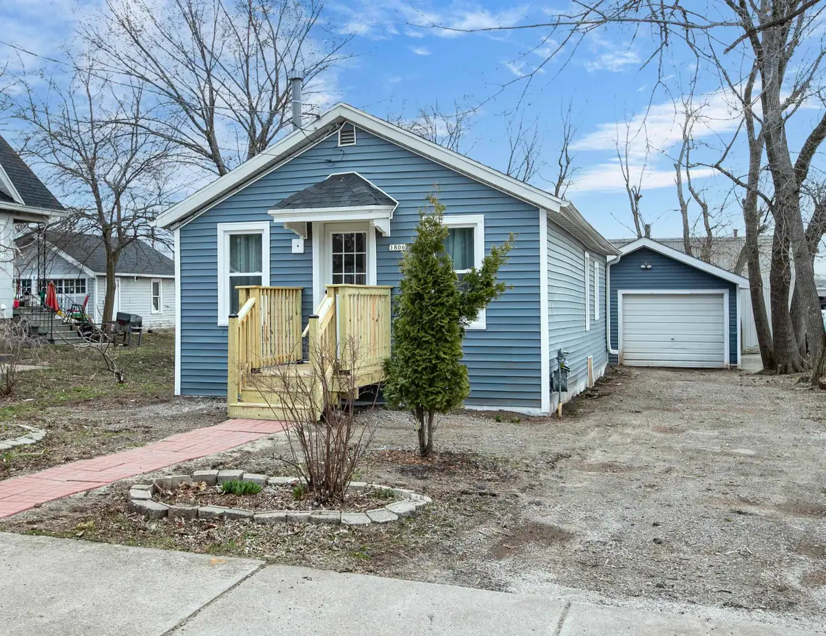 1806 Ashland Street, Oshkosh, WI 54901 - #1