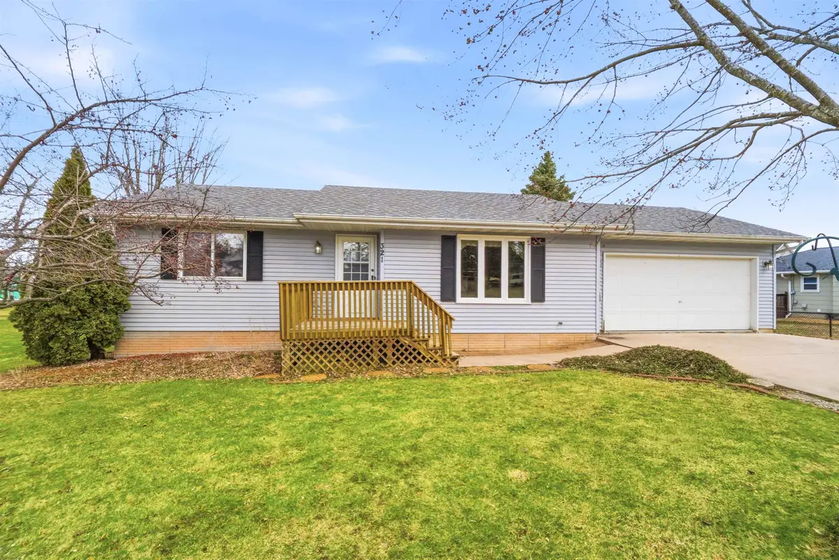 321 Superior Street, Omro, WI 54963 - #1