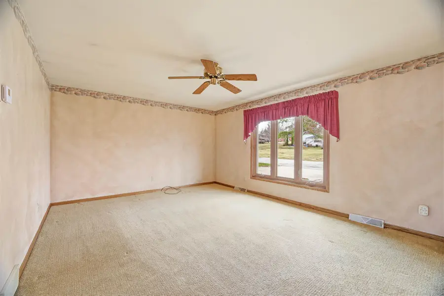 321 Superior Street, Omro, WI 54963 - #2