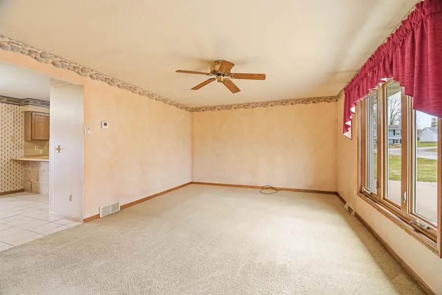 321 Superior Street, Omro, WI 54963 - #3