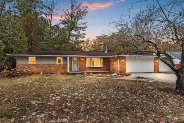 1023 Laverne Drive, GREEN BAY, WI 54311