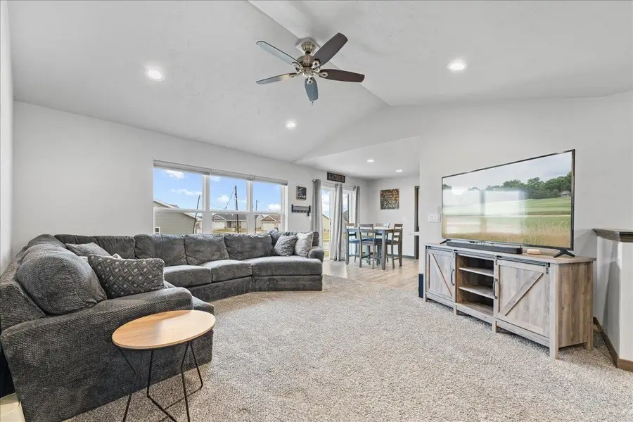 3020 S Weiler Road, Kaukauna, WI 54130-2730 - #3