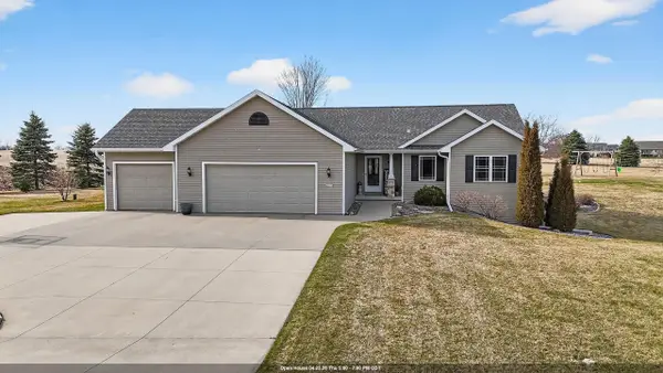 W7122 Hillview Road, GREENVILLE, WI 54942