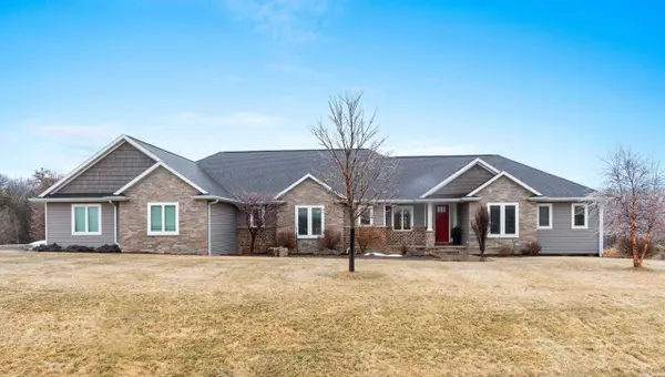 2875 Stone Creek Circle, SUAMICO, WI 54313-9107