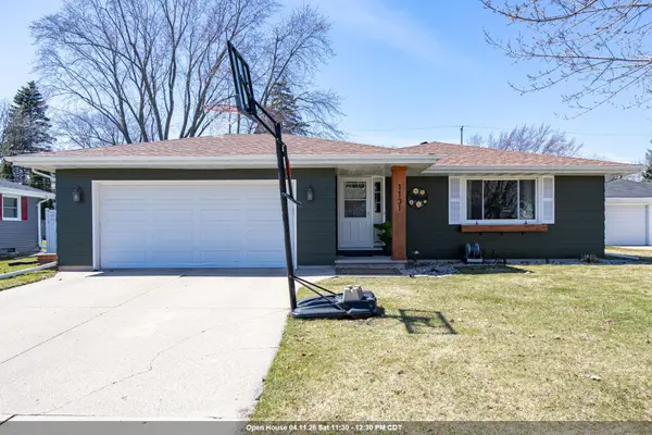 1131 Honeysuckle Lane, NEENAH, WI 54956