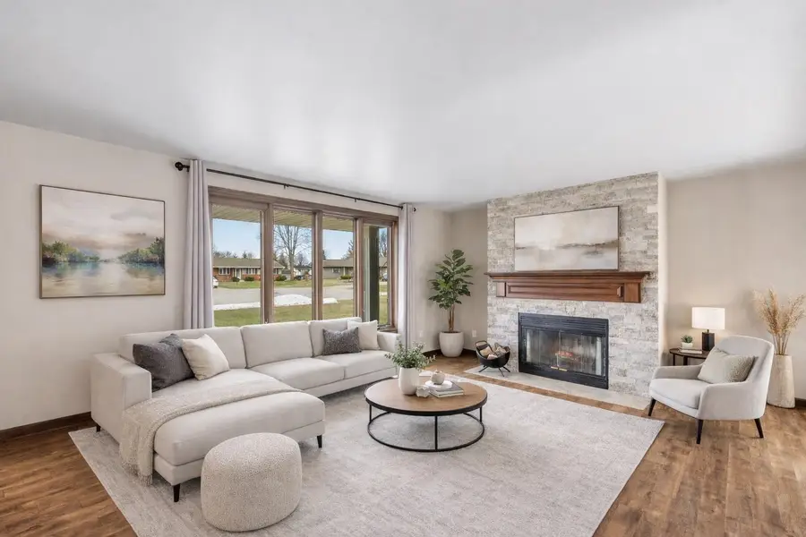 2121 Rose Frances Court, Green Bay, WI 54311-6350 - #2