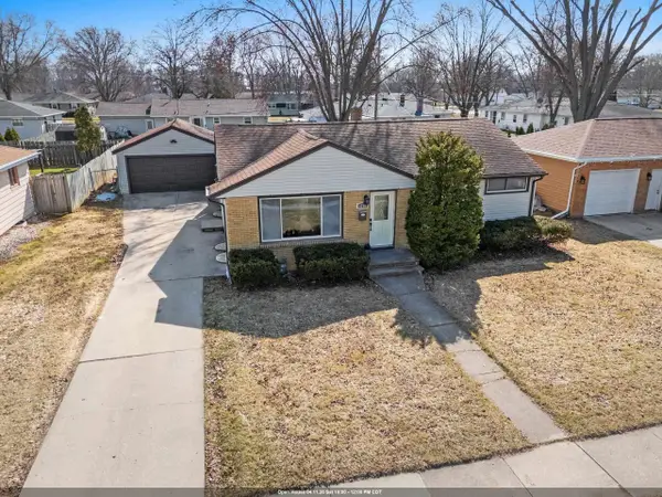 1714 Lilac Lane, GREEN BAY, WI 54302-2316