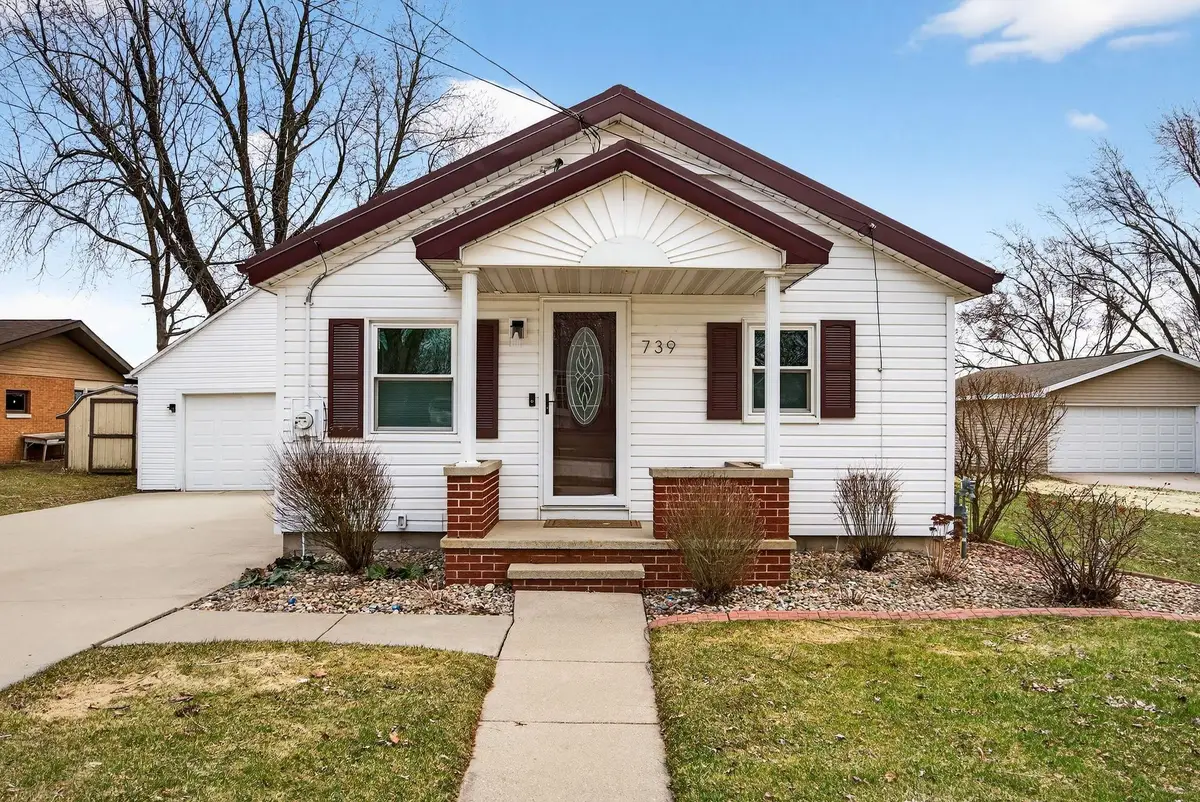 739 Park Street, Wrightstown, WI 54180-1017 - #1