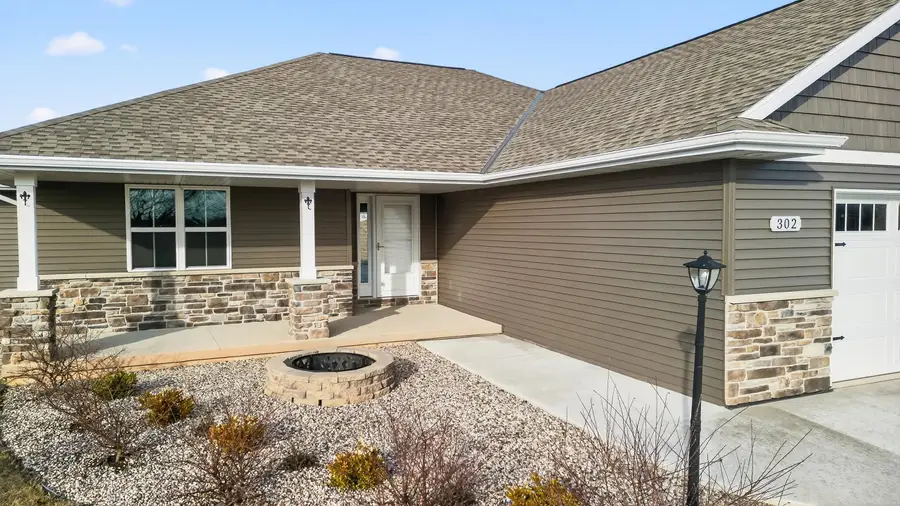 302 Willie Mays Circle, De Pere, WI 54115 - #2