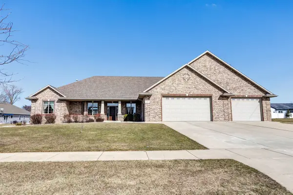 334 Whispering Creek Court, GREEN BAY, WI 54303-6026