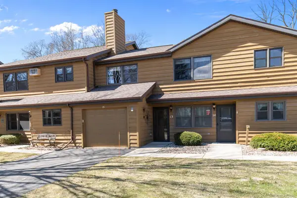 921 Babcock Street #13, NEENAH, WI 54956