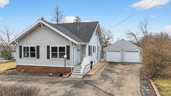 1721 W Main Street, LITTLE CHUTE, WI 54911