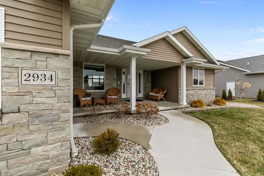 2934 E Turquoise Lane, Appleton, WI 54913 - #2