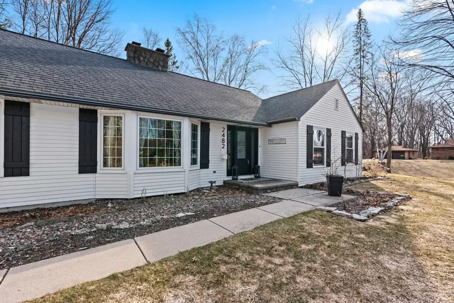 2482 Morning Star Court, Green Bay, WI 54302-4306 - #2