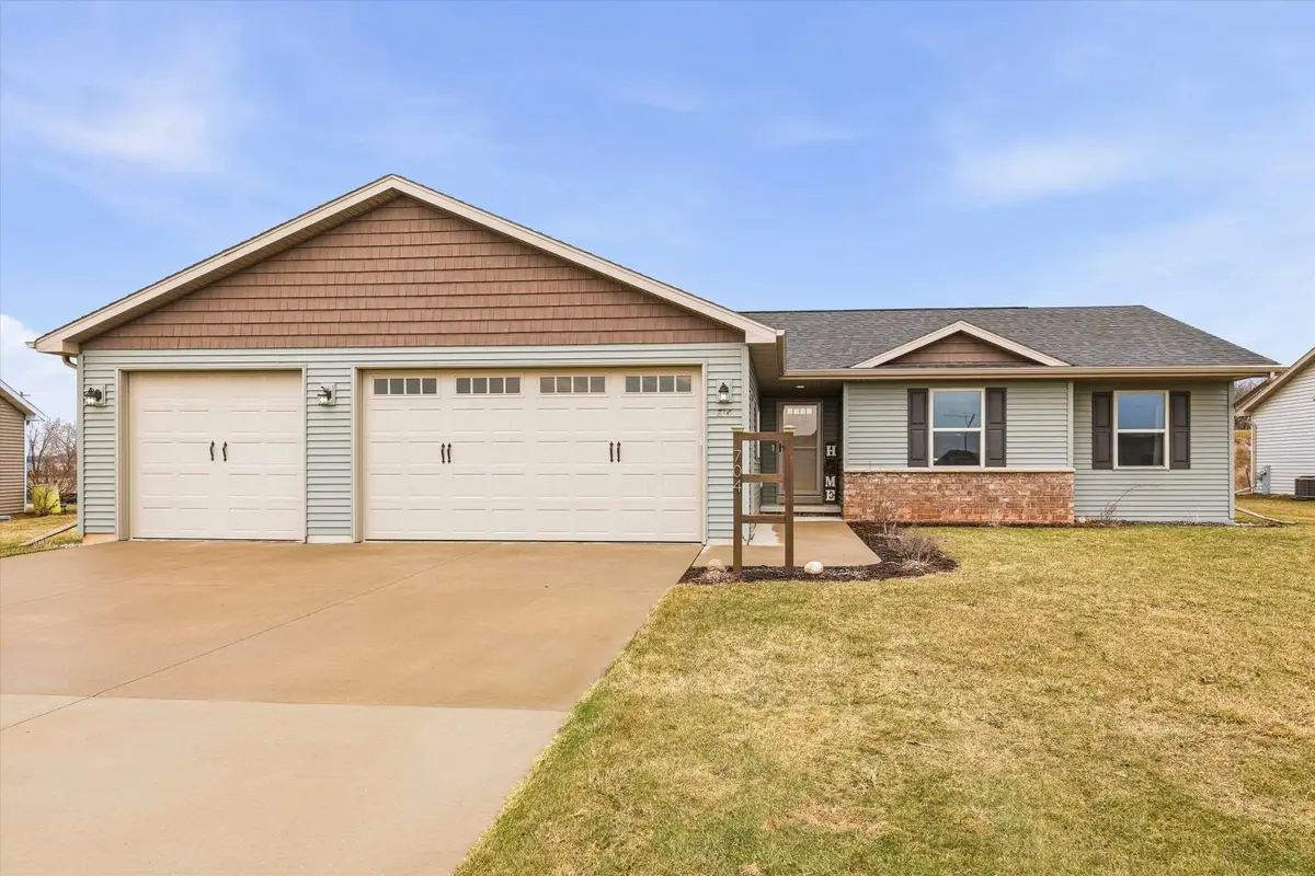 704 Alyssa Street, Kaukauna, WI 54130-0000 - #1