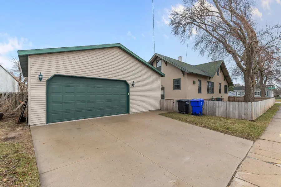 1354 W 2nd Street, Appleton, WI 54914 - #2