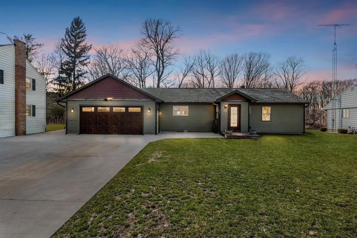 4726 Hessel Court, Manitowoc, WI 54220 - #1