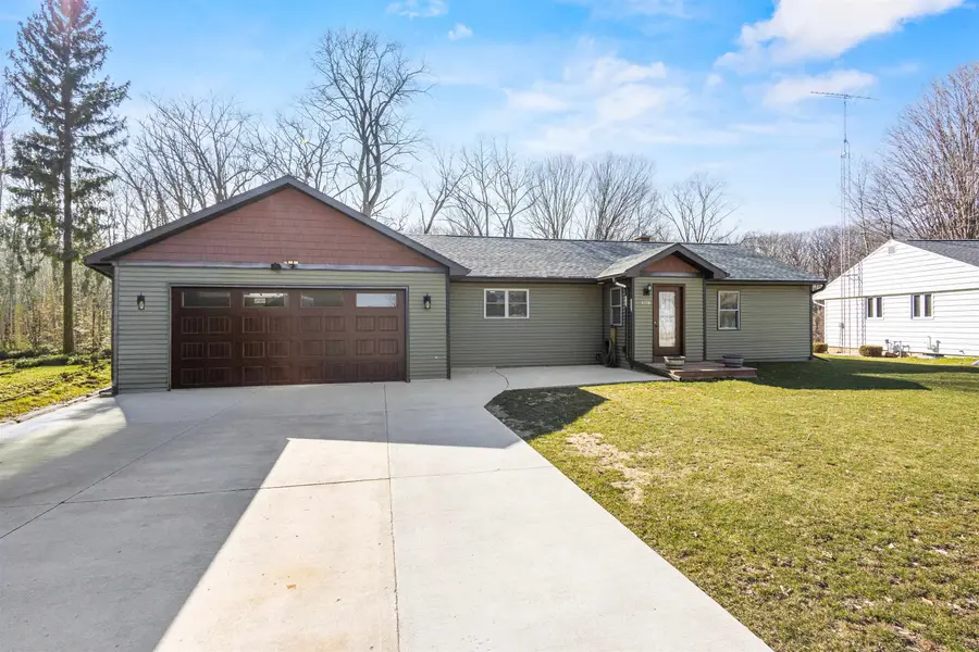 4726 Hessel Court, Manitowoc, WI 54220 - #3