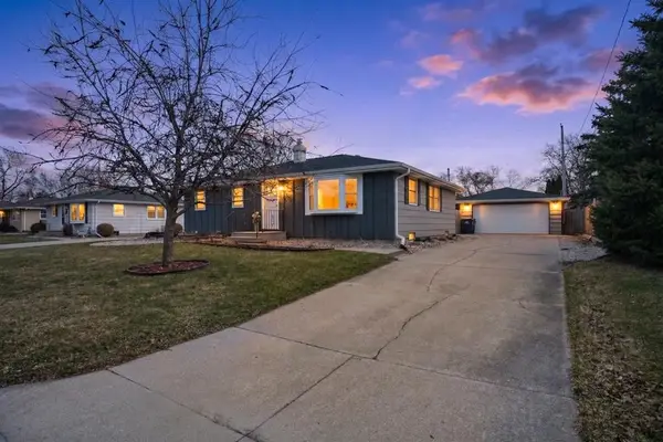 1254 Wild Rose Lane, NEENAH, WI 54956