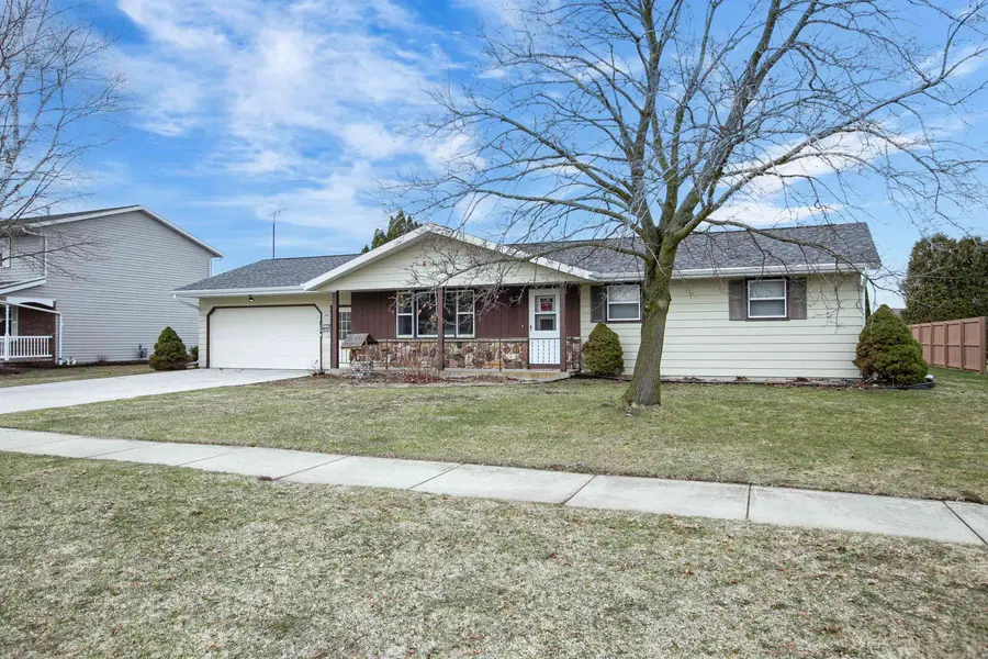 1703 Eisenhower Street, New Holstein, WI 53061-1631 - #3