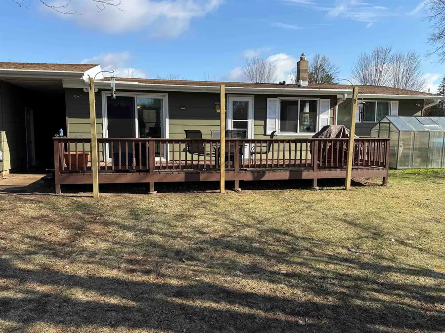 921 Schabow Street, Gresham, WI 54128 - #2