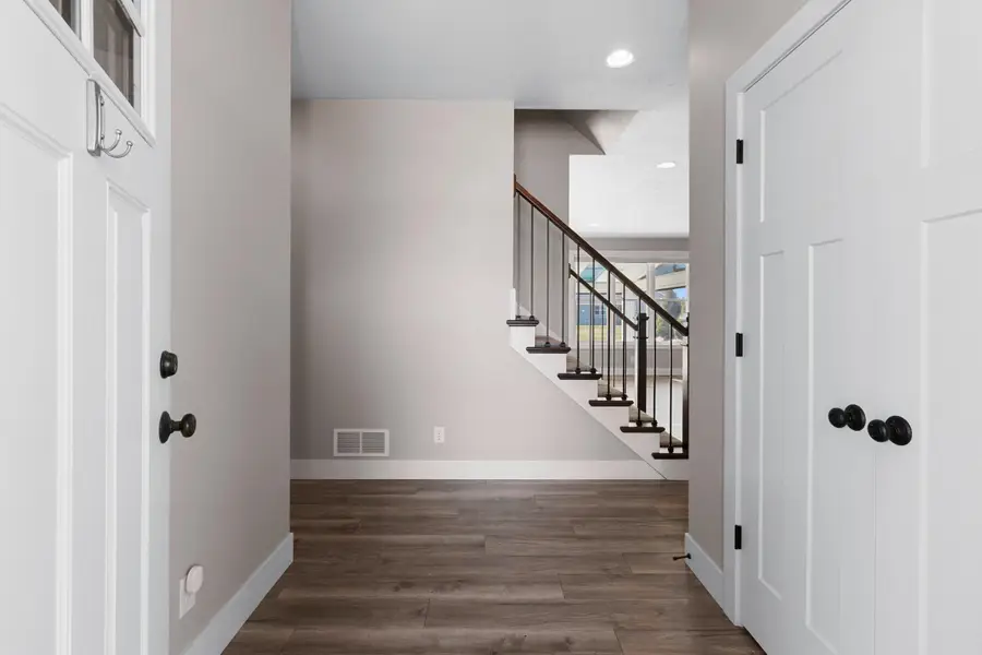 5485 N Amethyst Drive, Appleton, WI 54913 - #2