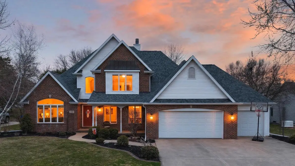 422 E Olde Paltzer Court, Appleton, WI 54913 - #1