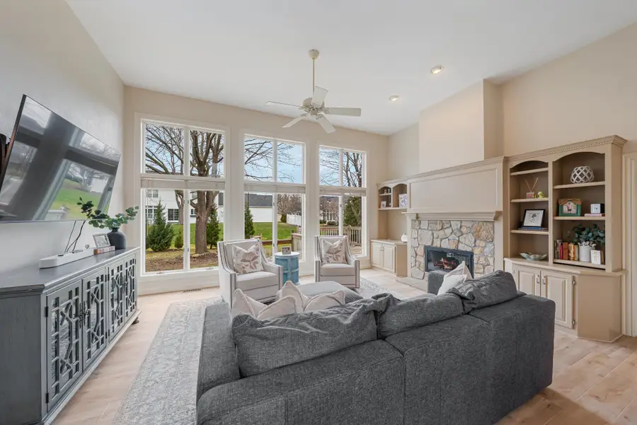 422 E Olde Paltzer Court, Appleton, WI 54913 - #3