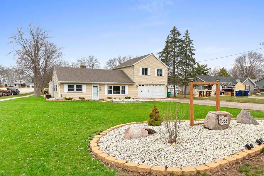 2068 Lost Dauphin Road, De Pere, WI 54115 - #2