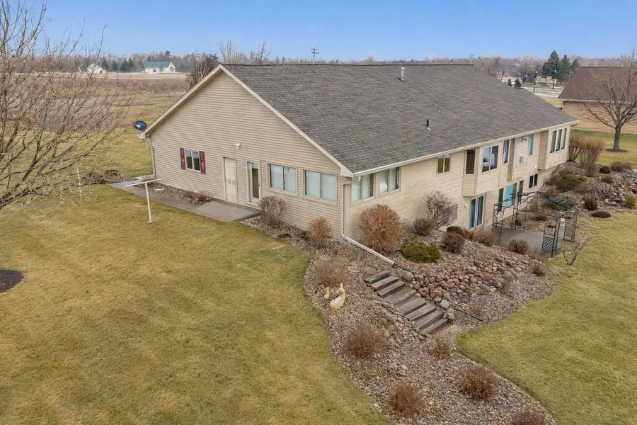 4207 Lost Dauphin Road, De Pere, WI 54115 - #2