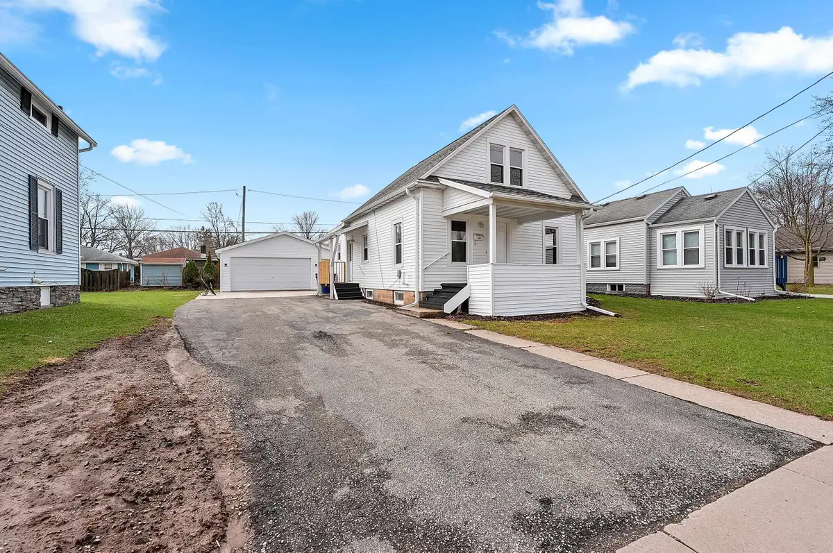 727 E Calumet Street, Appleton, WI 54915 - #1