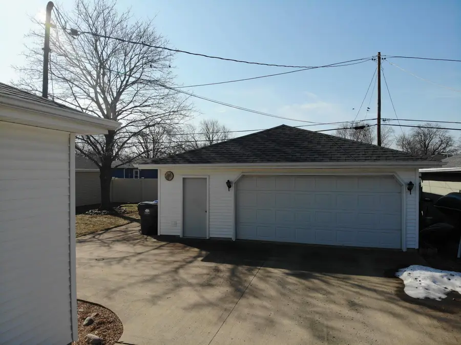 927 Sherry Street, Neenah, WI 54956 - #2