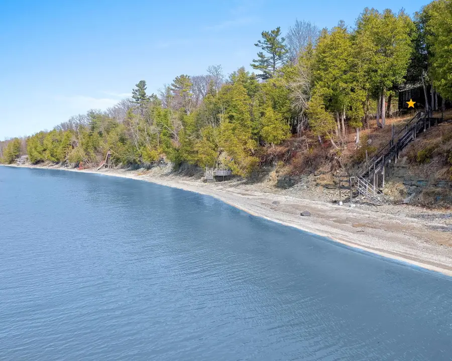 2441 White Star Road, Brussels, WI 54204 - #2