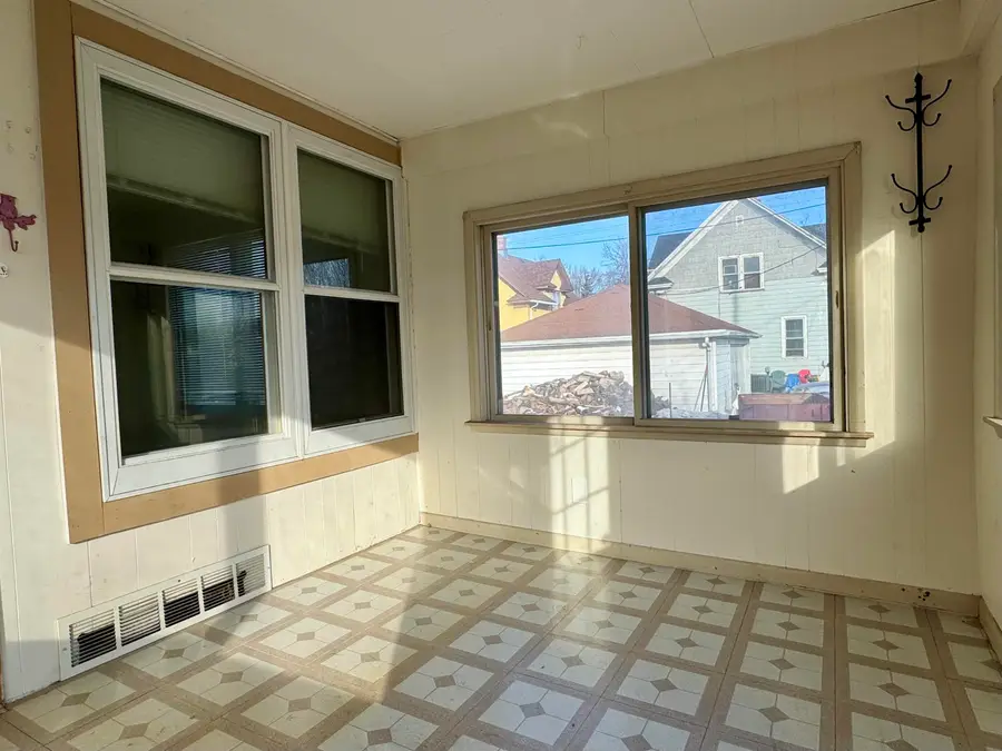 411 Union Street, Neenah, WI 54956 - #2