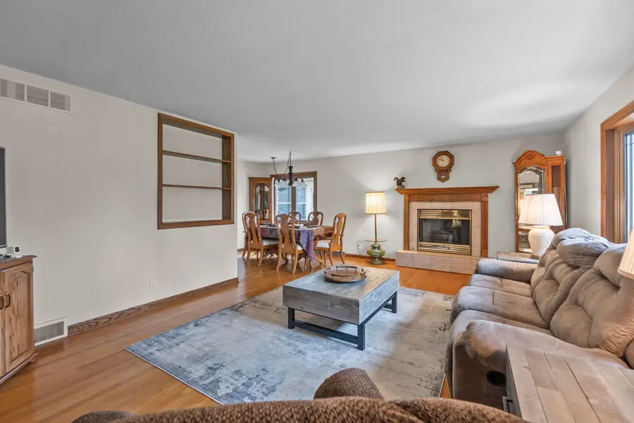 W156N9742 Pilgrim Road, Germantown, WI 53022 - #2