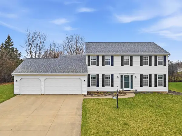 N9419 Rosebud Lane, APPLETON, WI 54915