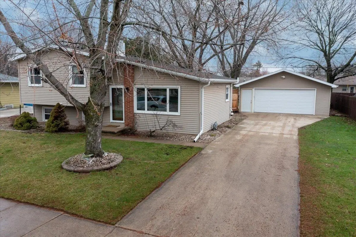 1058 Tullar Road, Neenah, WI 54956 - #1