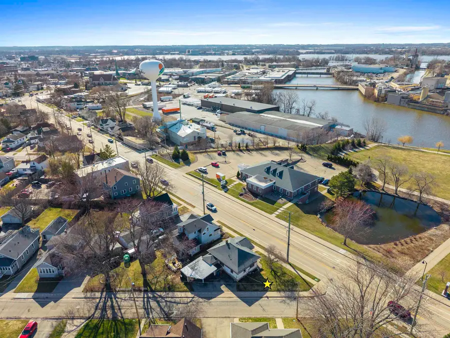 421 Ahnaip Street, Menasha, WI 54952 - #3