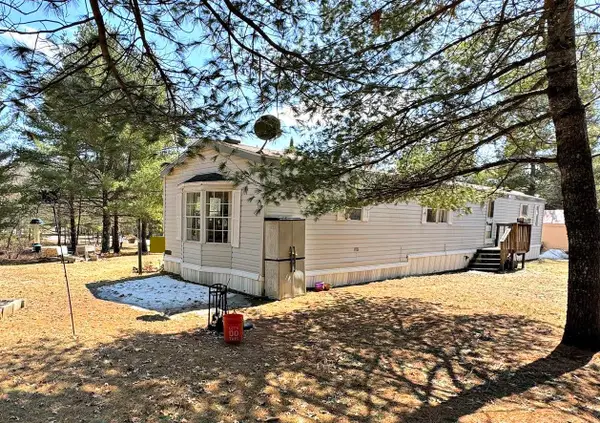 N16923 Peterson Road, PEMBINE, WI 54156