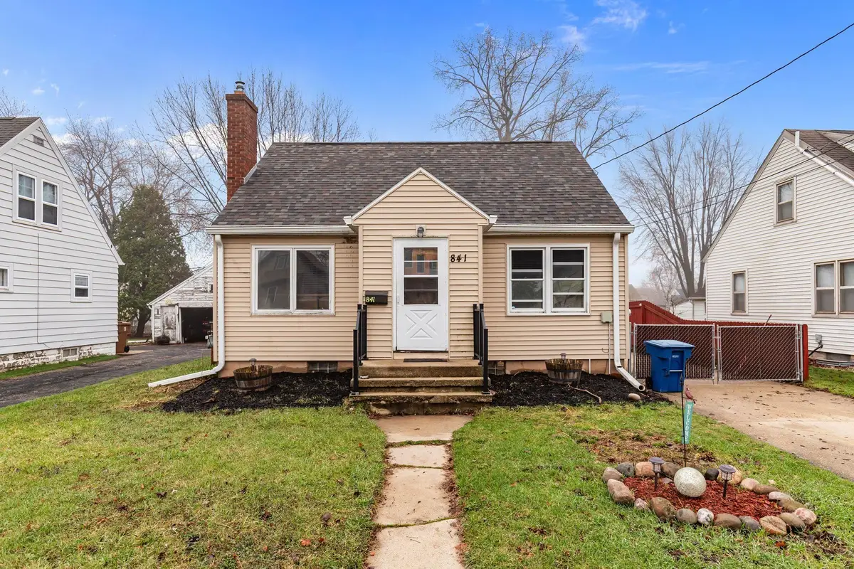 841 7th Street, Menasha, WI 54952 - #1