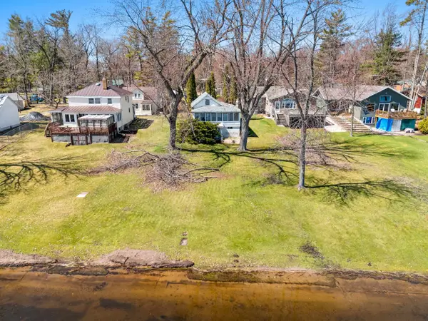 N5996 N Lake Drive, SHAWANO, WI 54166