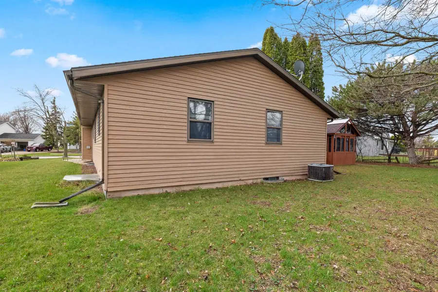 1138 Trailwood Drive, De Pere, WI 54115 - #3