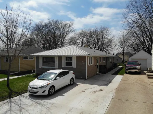 744 Warsaw Street, MENASHA, WI 54952-2352