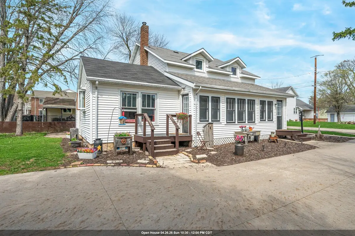 210 S 4th Street, Winneconne, WI 54986 - #1