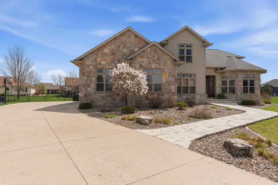 15 Park Circle, Fond Du Lac, WI 54935-8090 - #3