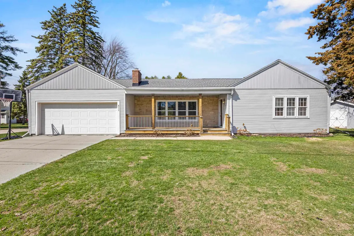 311 E Cedar Street, Pulaski, WI 54162 - #1